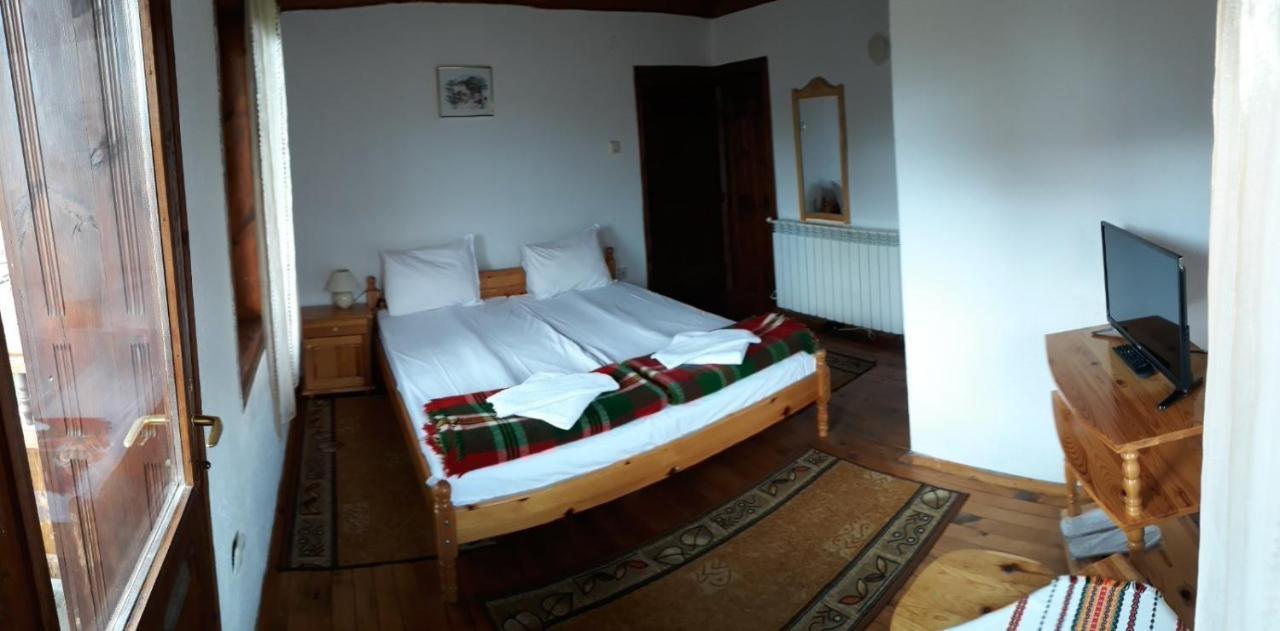 Sarafova Guest House Koprivshtitsa Eksteriør billede