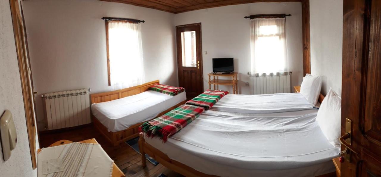 Sarafova Guest House Koprivshtitsa Eksteriør billede